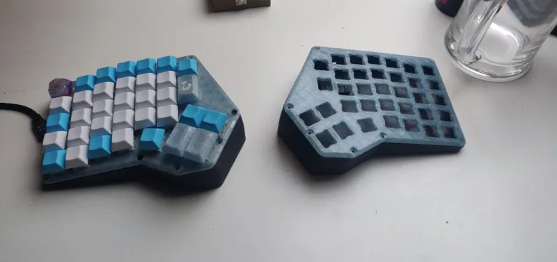 Tilted Redox case for Micro and USBC