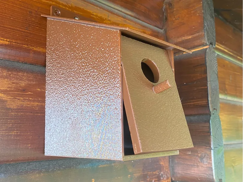 Nesting Birdhouse , 32mm hole entrance 