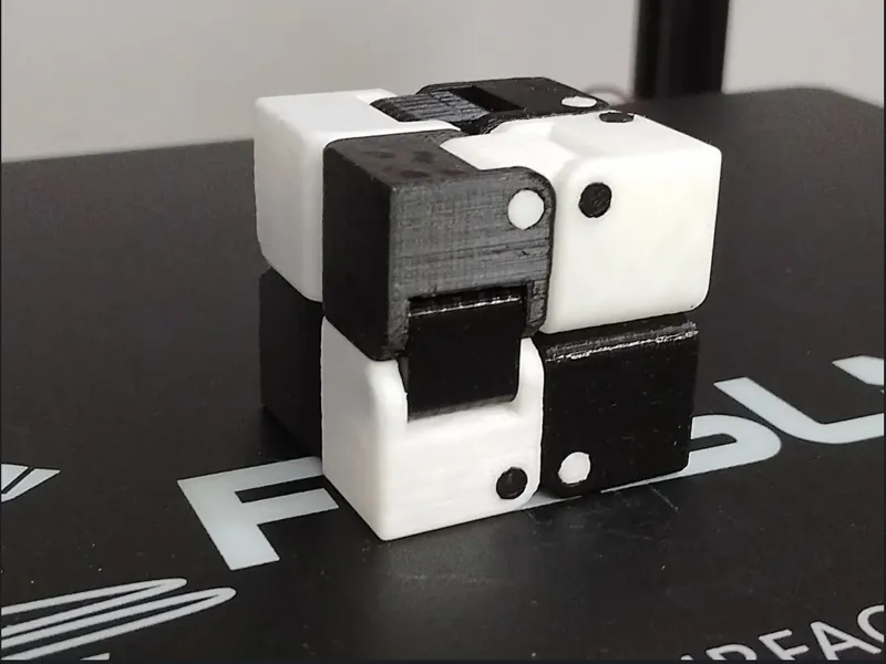 Parametric Infinity Cube