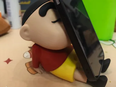 Crayon Shin-chan (Shinnosuke Nohara) Phone Holder, fully disassembled for printing, 10cm (no AMS required)