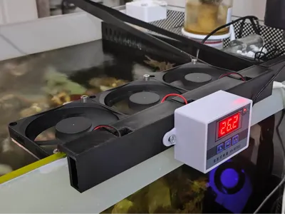 Aquarium cooling fan bracket for three 8cm fans