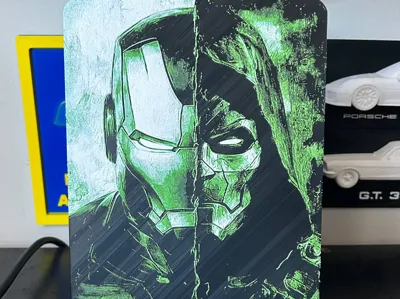 Iron Man vs. Doctor Doom Canvas Tablo