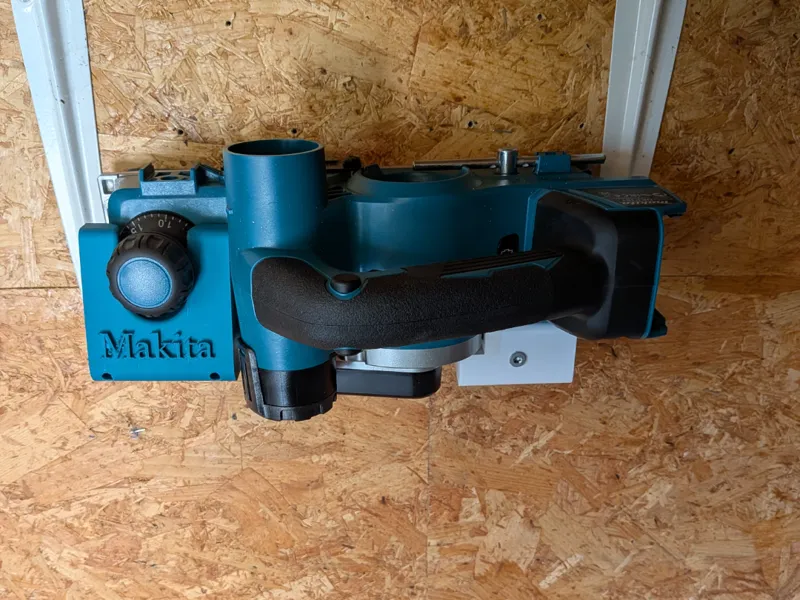 Makita DKP181Z Wall mount