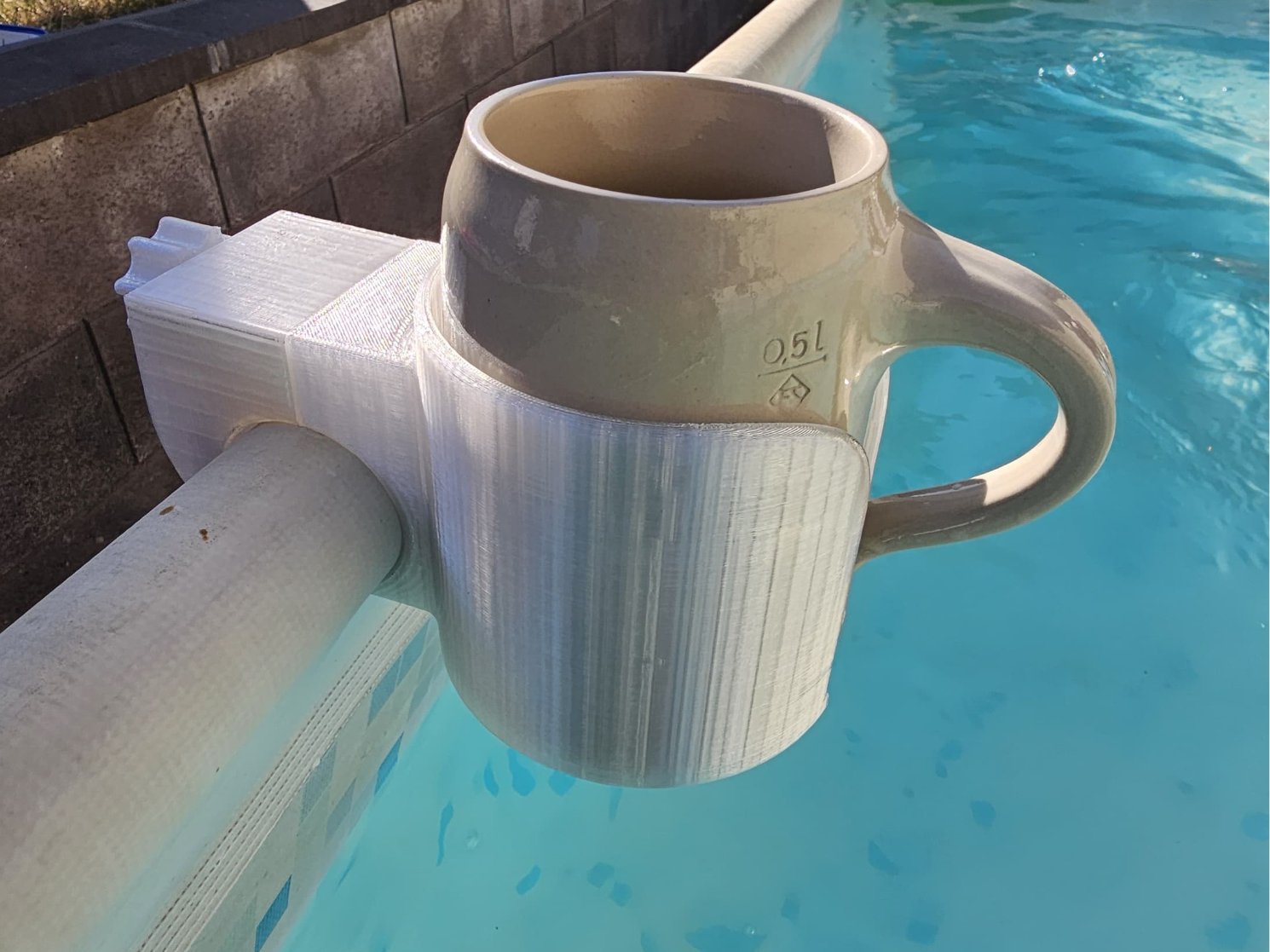 Cup Holder Frame Pool