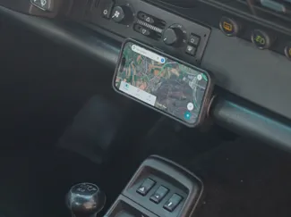 Porsche 964 MagSafe Mount/Charger