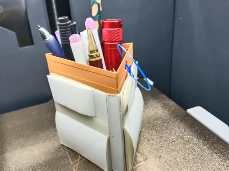 可以粘塔可塔可便签的笔筒
