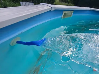 Pool fountian