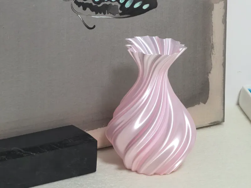 不对称流云小花瓶