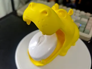 打哈欠的大嘴河马