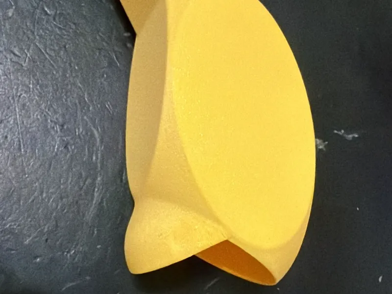 Abgerundeter Wischwassertrichter Audi A4 B9