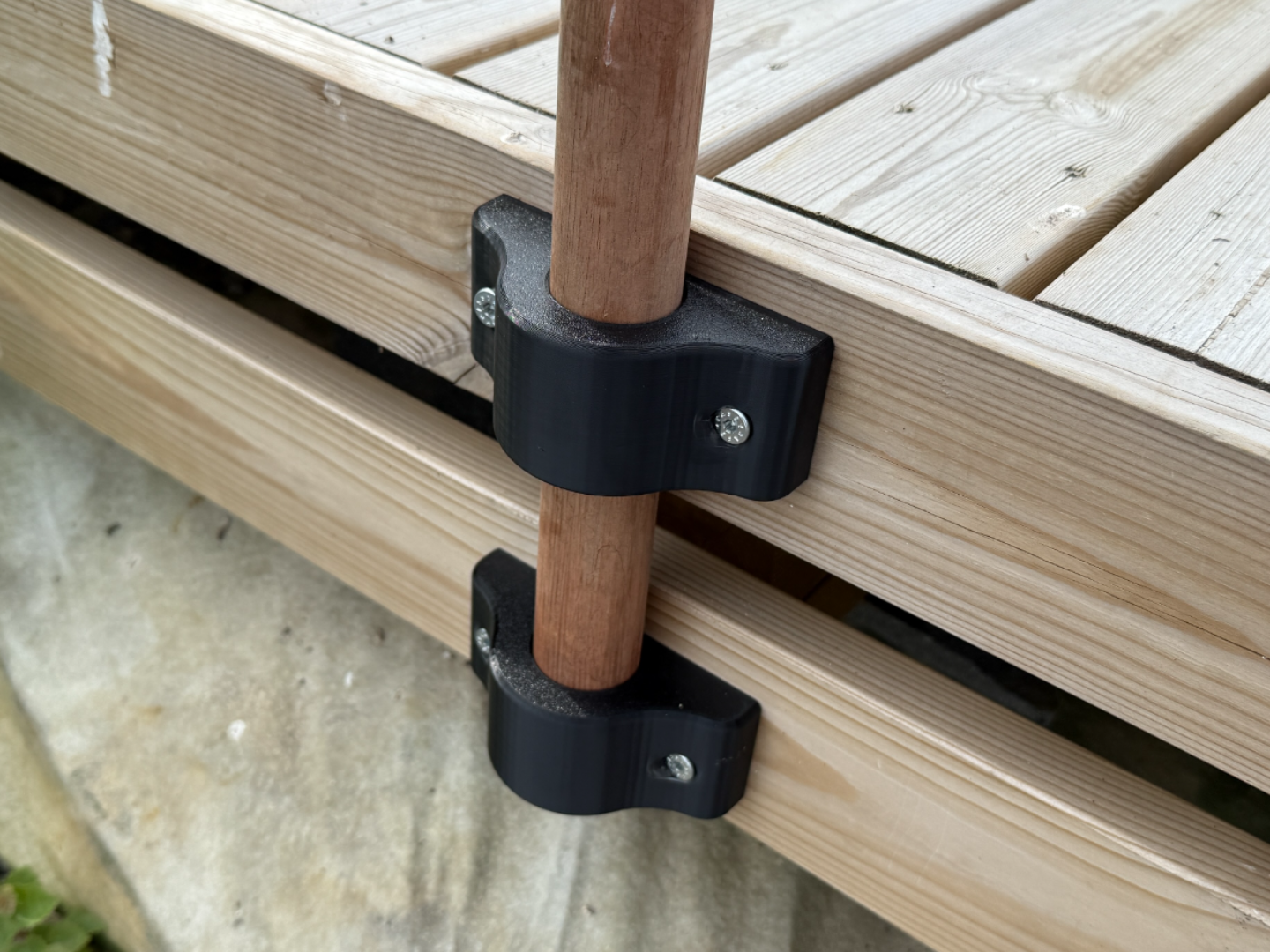 Customizable Pole Mount
