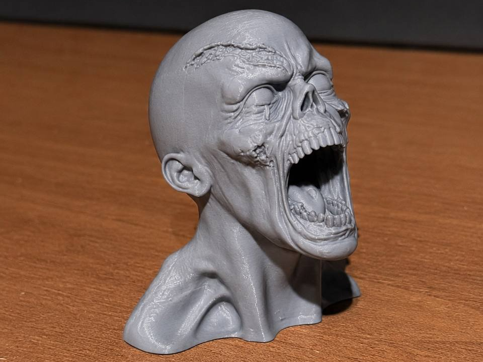 Undead scream skull