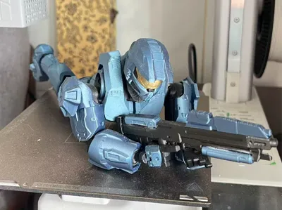 Articulated Master Chief model, no supports, split plate printing!