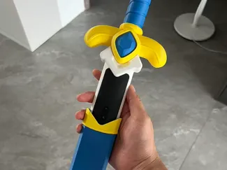 可以塞下遥控器的剑鞘
