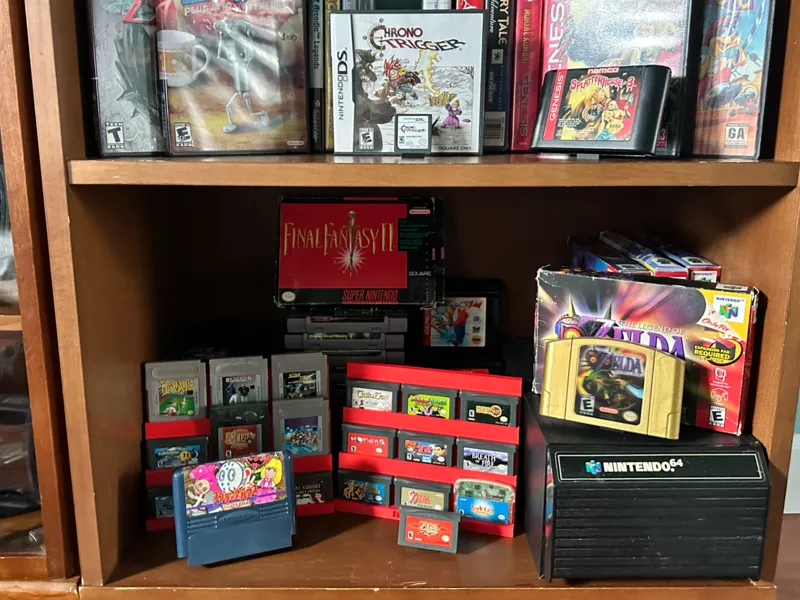Universal game display stand - Sega, Nintendo, etc