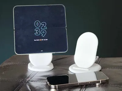 SnapStand for Qi2 puck