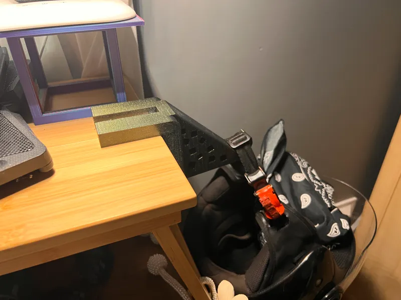 Universal Clamp-On Shelf Hanger