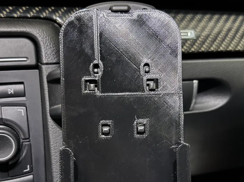 Audi A4B7 MobileHolder IPhone15Pro-phone with case