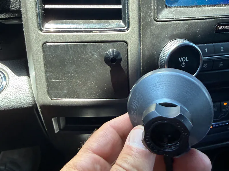 Expedition Ball mount for magnetic phone holder