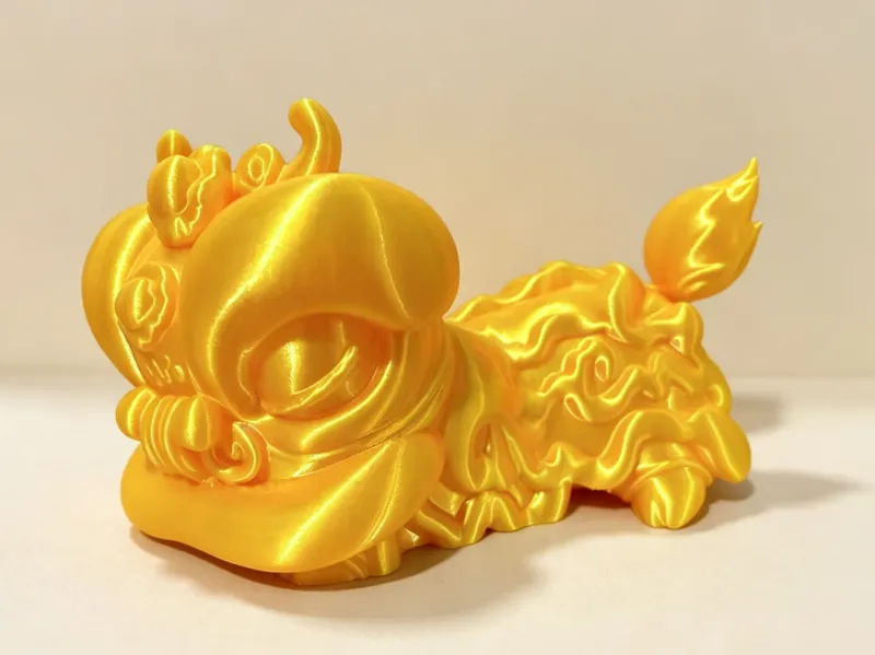 鎏金睡姿醒狮 摆件