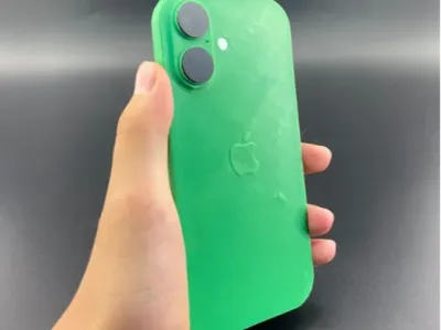 Apple iPhone 16