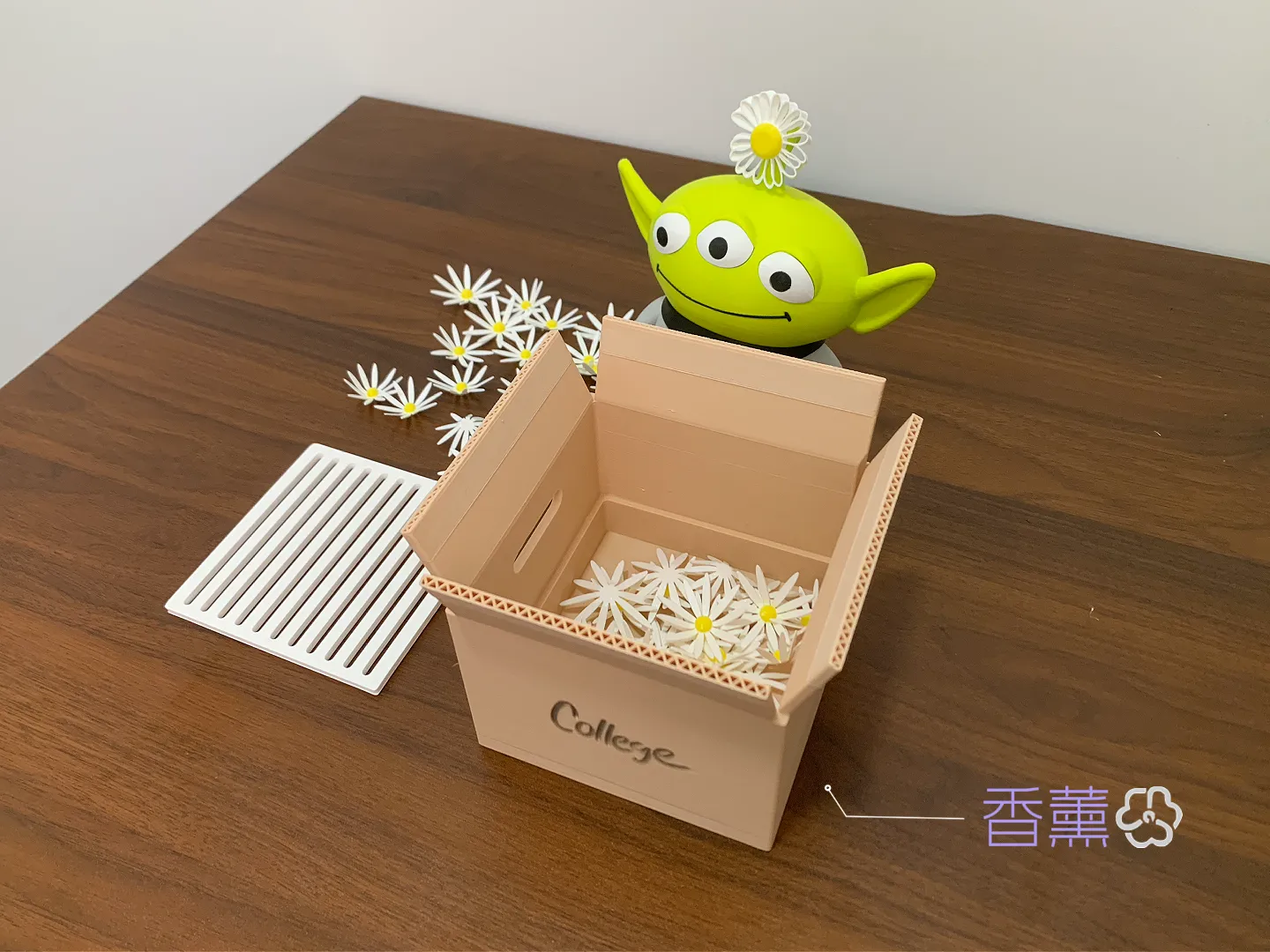 DISNEY X PEACEMINUSONE X Toy Story Collaboration Little Green Men