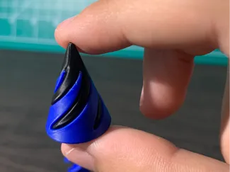 EASY TWISTY PASS THRU FIDGET TOY