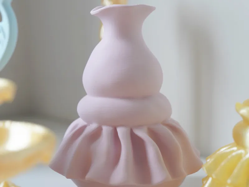 穿百褶裙的小花瓶