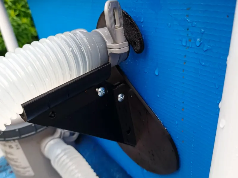 Pool hose holder (bestway-intex)