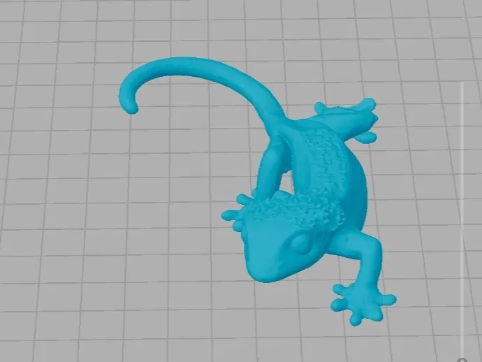 Crested gecko figure