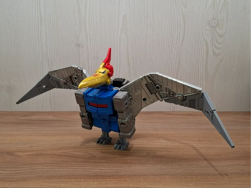 SS86 Dinobots Swoop pterosaur leg and wider wing