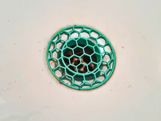 Drain sieve for easier cleaning.