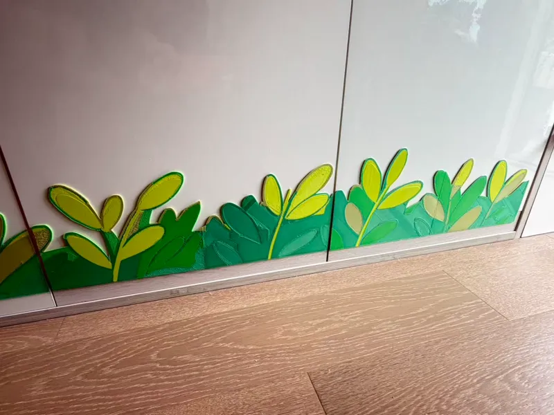贴墙草地