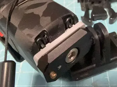 Insta360 Luna tripod base fits 1/4 screw with Arri locating pins NATO rail anti-twist