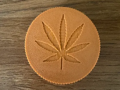 Threaded Grinder with Logo – No Magnet