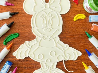 Coloring Minnie