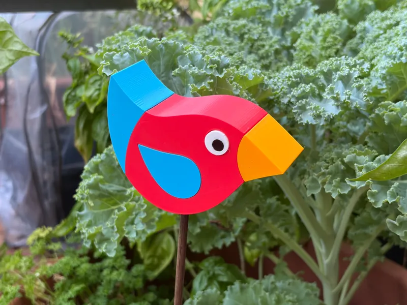 Garden Stake Birdy