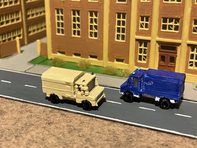 Emergency service vehicle 5 (z-scale)