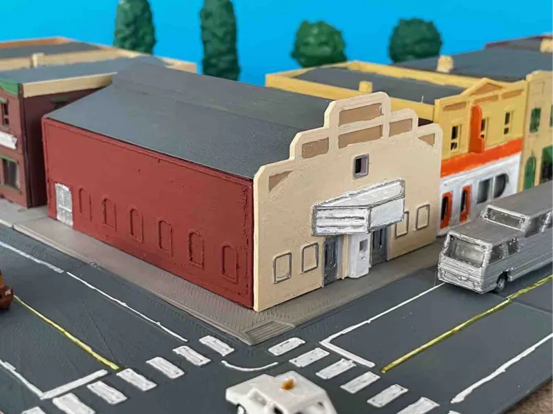 Town building US 8 - cinema (z-scale)