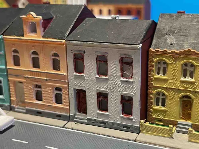 Urban building 16 - town house (z-scale)