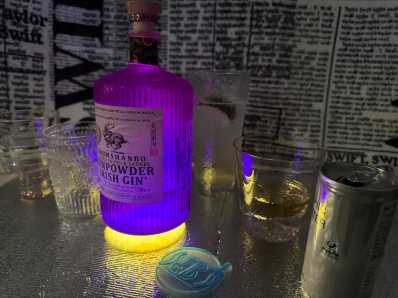 酒瓶、酒杯灯座