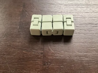 infinity cube 20g,  1hr print  free to sell