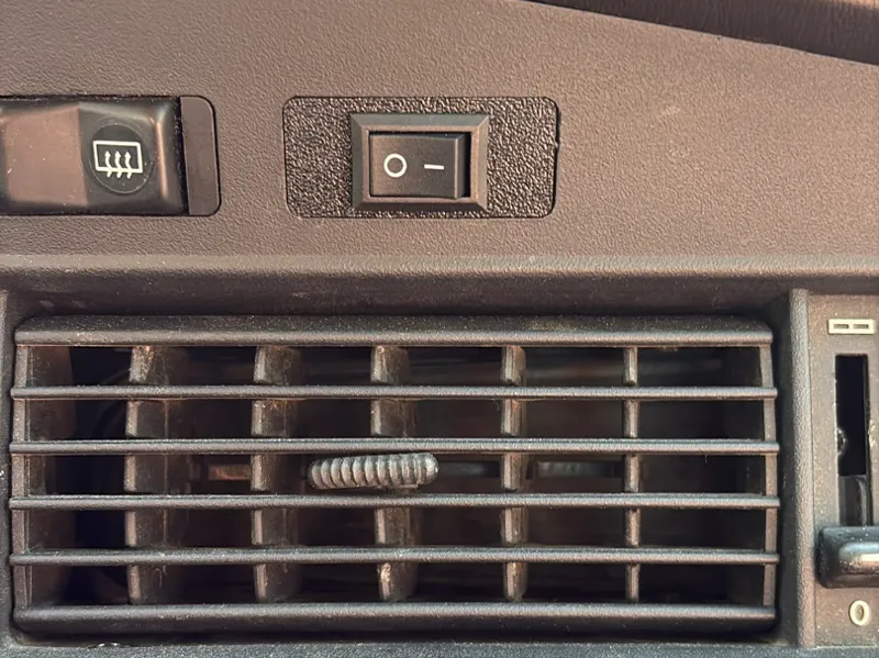 Blindabdeckung für den Mercedes-Benz 190E