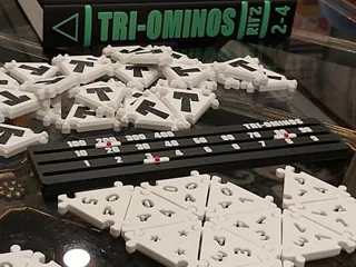 TRI-OMINOS-ის წიგნის თაროს გამოცემა thumbnail 2