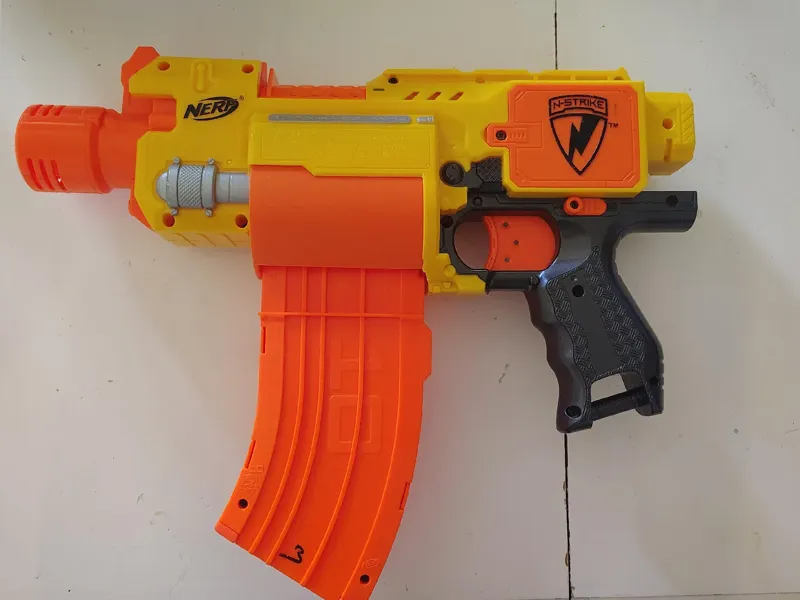 Clipcade - a magwell for the Nerf Barricade