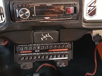 Double Equalizer Holder for VW Beetle 