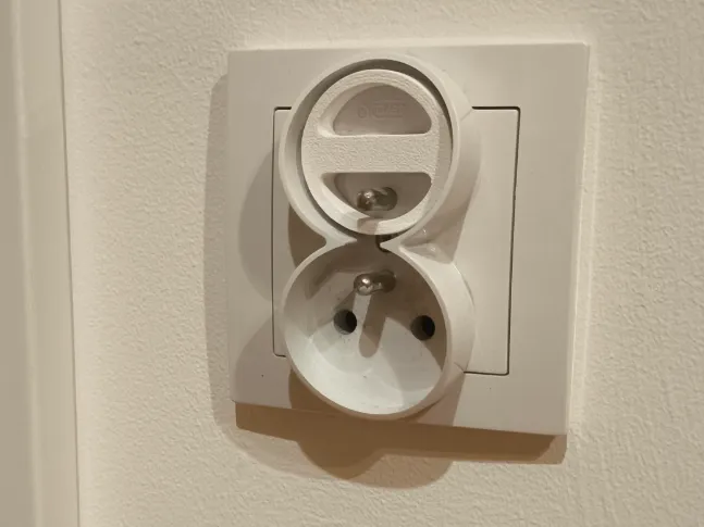 Socket cover