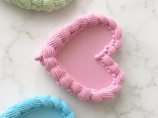 Ruffled Heart Cake Top