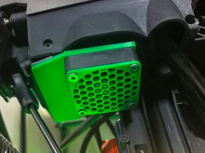 TRAXXAS UDR motor cooling fan mount