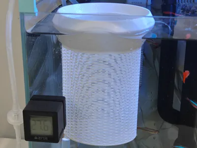 Aquarium Floating Isolation Box Guppy Breeder No Supports